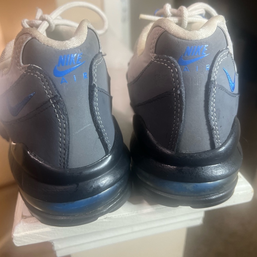 Nike Air Max 95 Blue Spark. Kids. Size 5.5Y - Picture 7 of 8